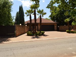 3 Bed House in Mooivallei Park