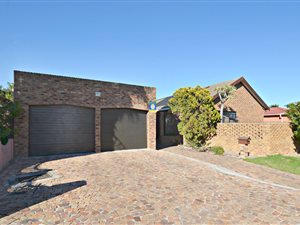 4 Bed House in Tygerdal