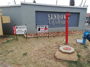 3 Bed Townhouse in Roodepoort West