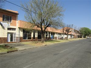 255 m² Office Space in Westdene