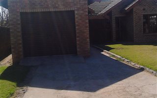 2 Bedroom House in Osizweni