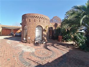 5 Bed House in Edendale