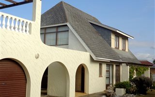 5 Bedroom House in Pearly Beach