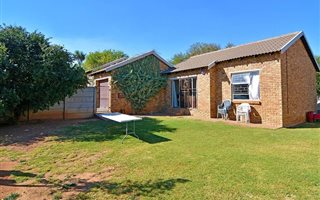 2 Bedroom Townhouse in Honeydew Ridge