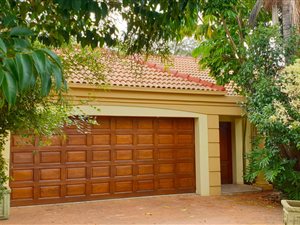 4 Bed House in Highveld