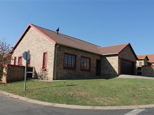 3 Bed House in Amberfield Manor