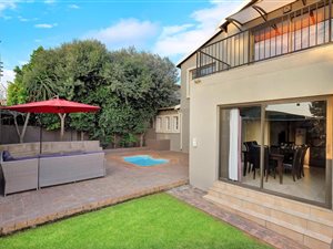 3 Bed Townhouse in Eagle Canyon Golf Estate