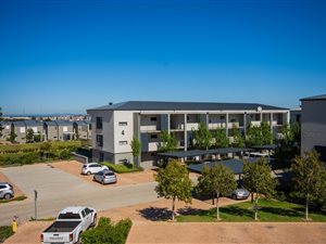 2 Bed Apartment in Somerset Lakes
