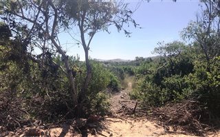 897 m² Land available in Cola Beach