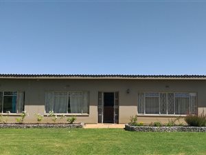 6.4 ha Farm in Vyfhoek