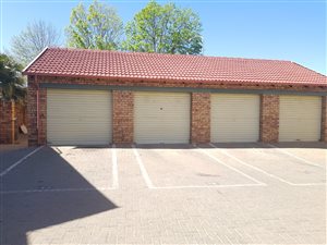 2 Bed House in Die Hoewes