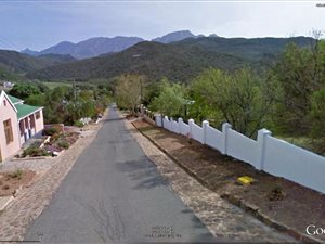 1062 m² Land available in De Rust