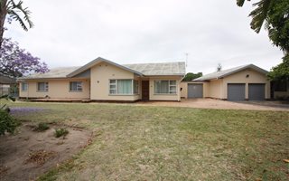 4 Bedroom House in Soneike