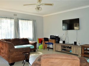 3 Bed House in General Alberts Park