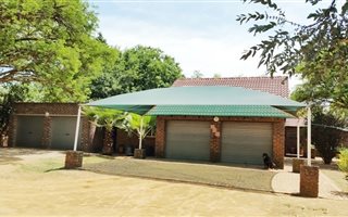 3 Bedroom House in President Park