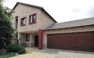 3 Bedroom House in Leeuwenhof Estate