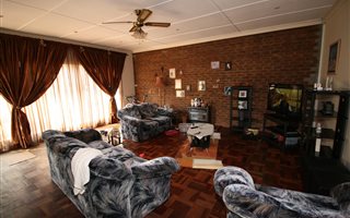 4 Bedroom House in Selection Park