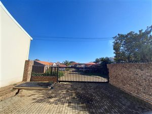 436 m² Land available in Oudtshoorn