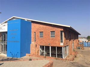 1300 m² Industrial space in Irene