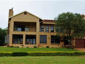 6 Bed House in Buffelspoort