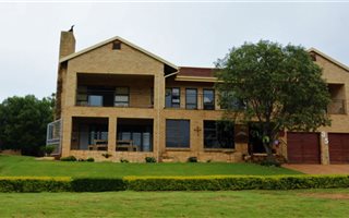 6 Bedroom House in Buffelspoort