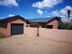 4 Bed House in Florida Lake