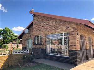 4 Bed House in Elandia