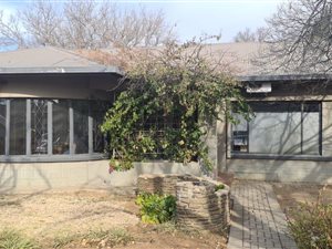 1624 m² Commercial space in Dan Pienaar