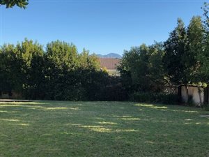 930 m² Land available in Golden Hill