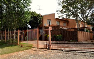 3 Bedroom Duplex in Garsfontein