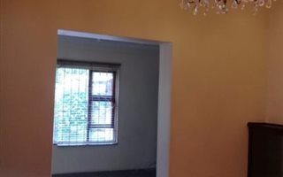 3 Bedroom House in Kensington