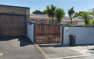 2 Bedroom House in Vredekloof