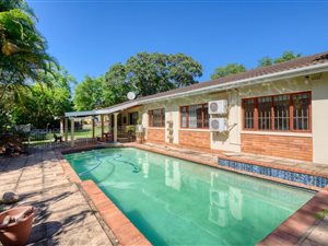 3 Bedroom House in Manors