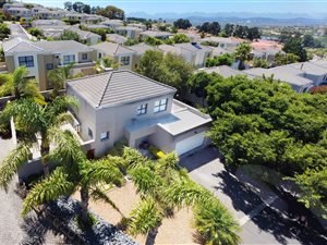 3 Bed Townhouse in Van Riebeeckshof