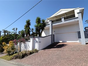 5 Bed House in Gonubie