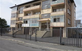 1 Bedroom Apartment in Strand South