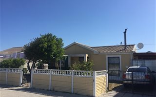 3 Bedroom House in Strandfontein