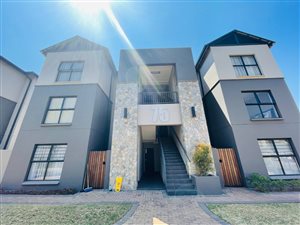 2 Bed Apartment in The Polofields