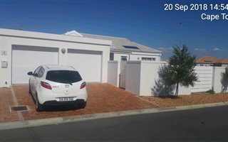 3 Bedroom House in Sunningdale