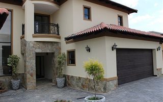3 Bedroom House in Blue Valley Golf Estate