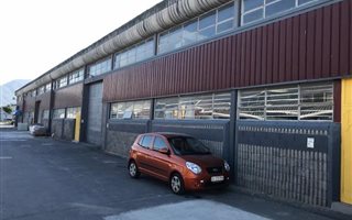 400 m² Industrial space in Retreat