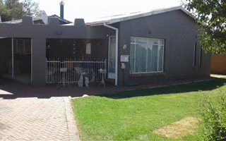 3 Bedroom House in Rothdene