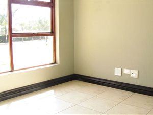 4 Bed House in Crescent Wood Country Estate