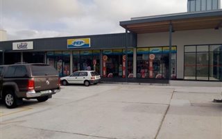 34 m² Retail Space in Newton Park