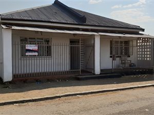 4 Bed House in De Beers