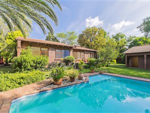 5 Bedroom House in Fourways Gardens