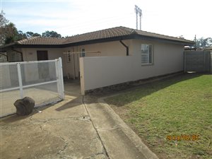 4 Bed House in Struisbult