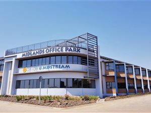 275 m² Office Space in Midstream Estate