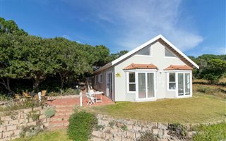 3 Bedroom House in Kenton-on-Sea