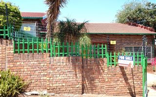 3 Bedroom Townhouse in Krugersdorp North